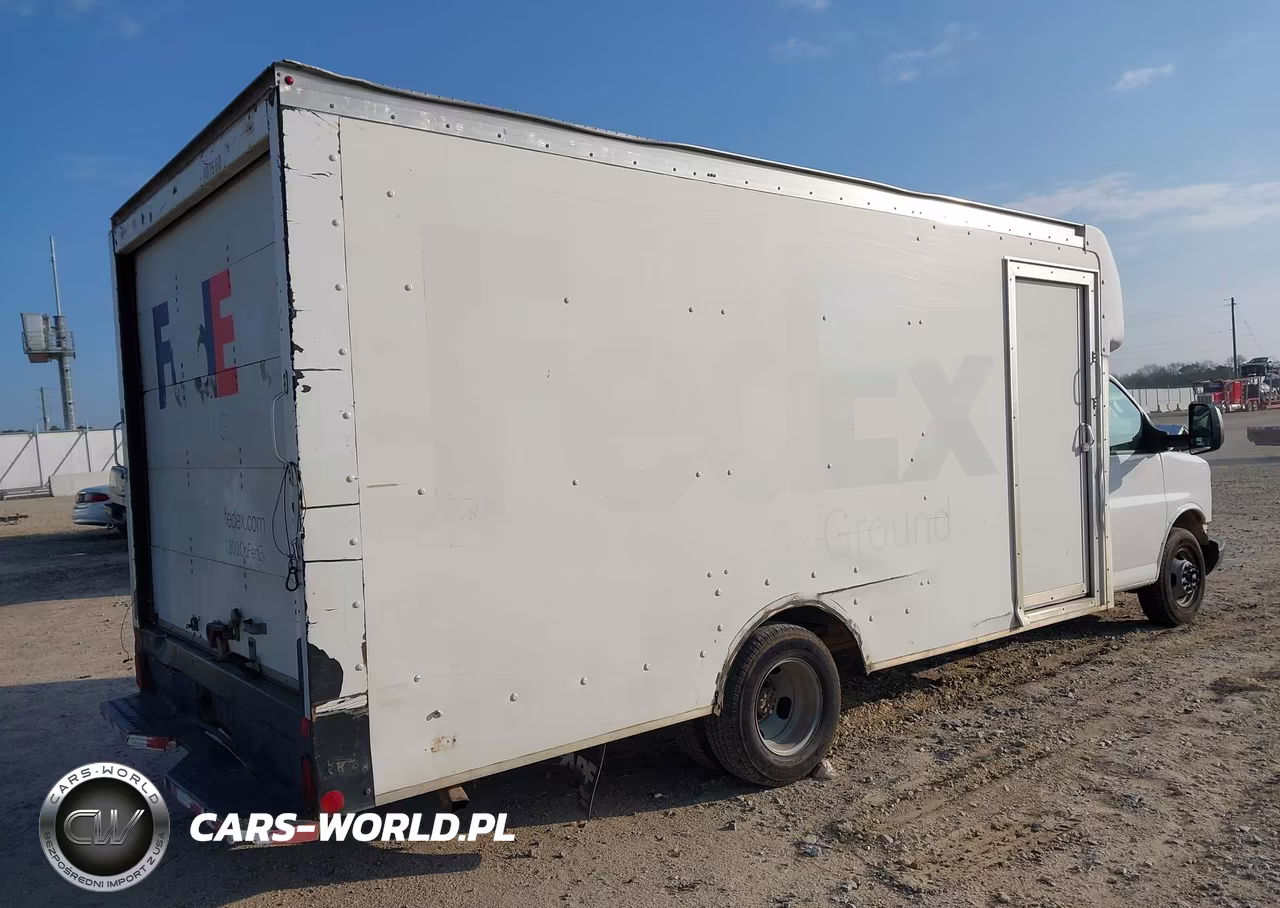 2017 GMC Savana Cutaway Work Van VIN:1GD37TCG5H1127265 - 4