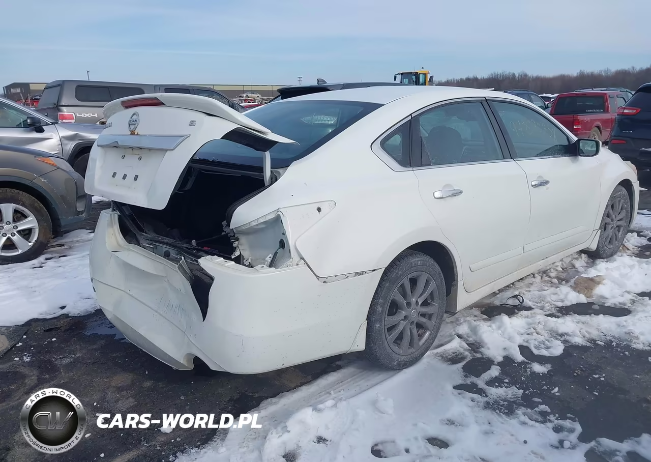 2015 Nissan Altima 2.5 VIN:1N4AL3AP2FN405643 - 4
