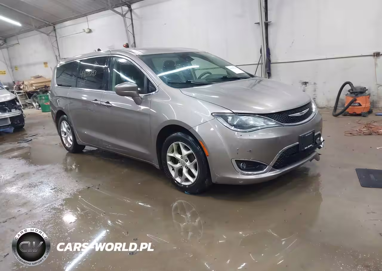 2018 Chrysler Pacifica Touring Plus