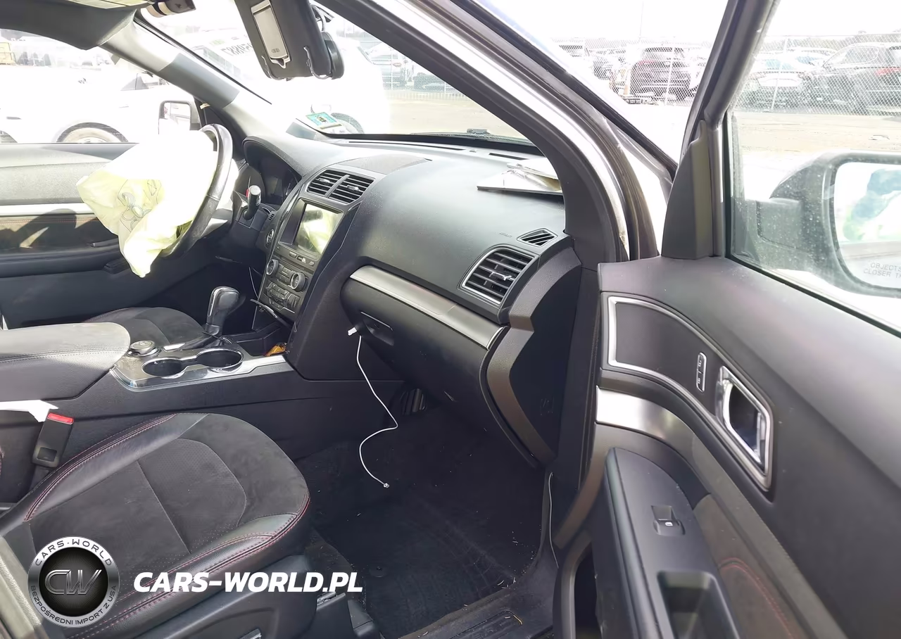 2018 Ford Explorer Xlt VIN:1FM5K8D83JGA39197 - 5