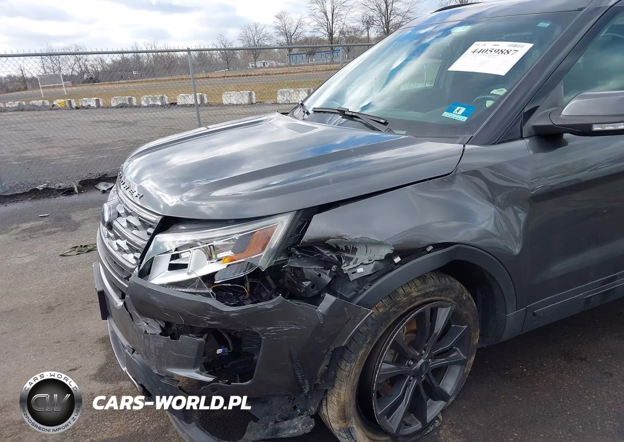 2018 Ford Explorer Xlt VIN:1FM5K8D83JGA39197 - 6