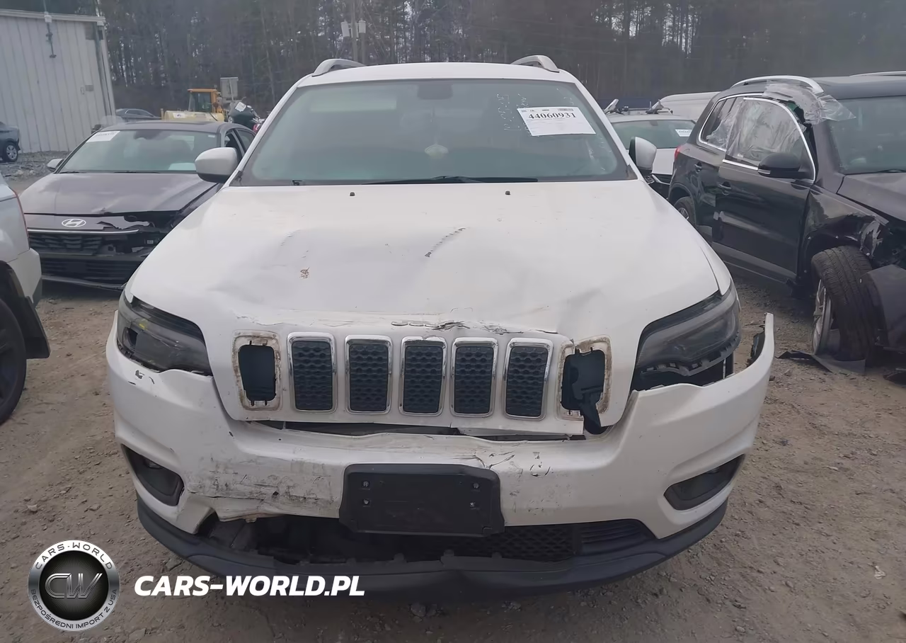 2019 Jeep Cherokee Latitude Plus 4X4 VIN:1C4PJMLX0KD138368 - 12
