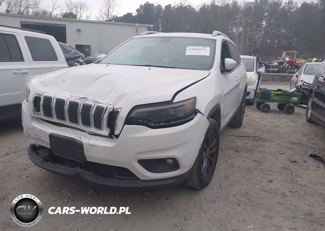2019 Jeep Cherokee Latitude Plus 4X4 VIN:1C4PJMLX0KD138368 - 2