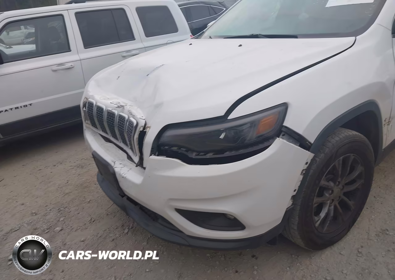 2019 Jeep Cherokee Latitude Plus 4X4 VIN:1C4PJMLX0KD138368 - 6