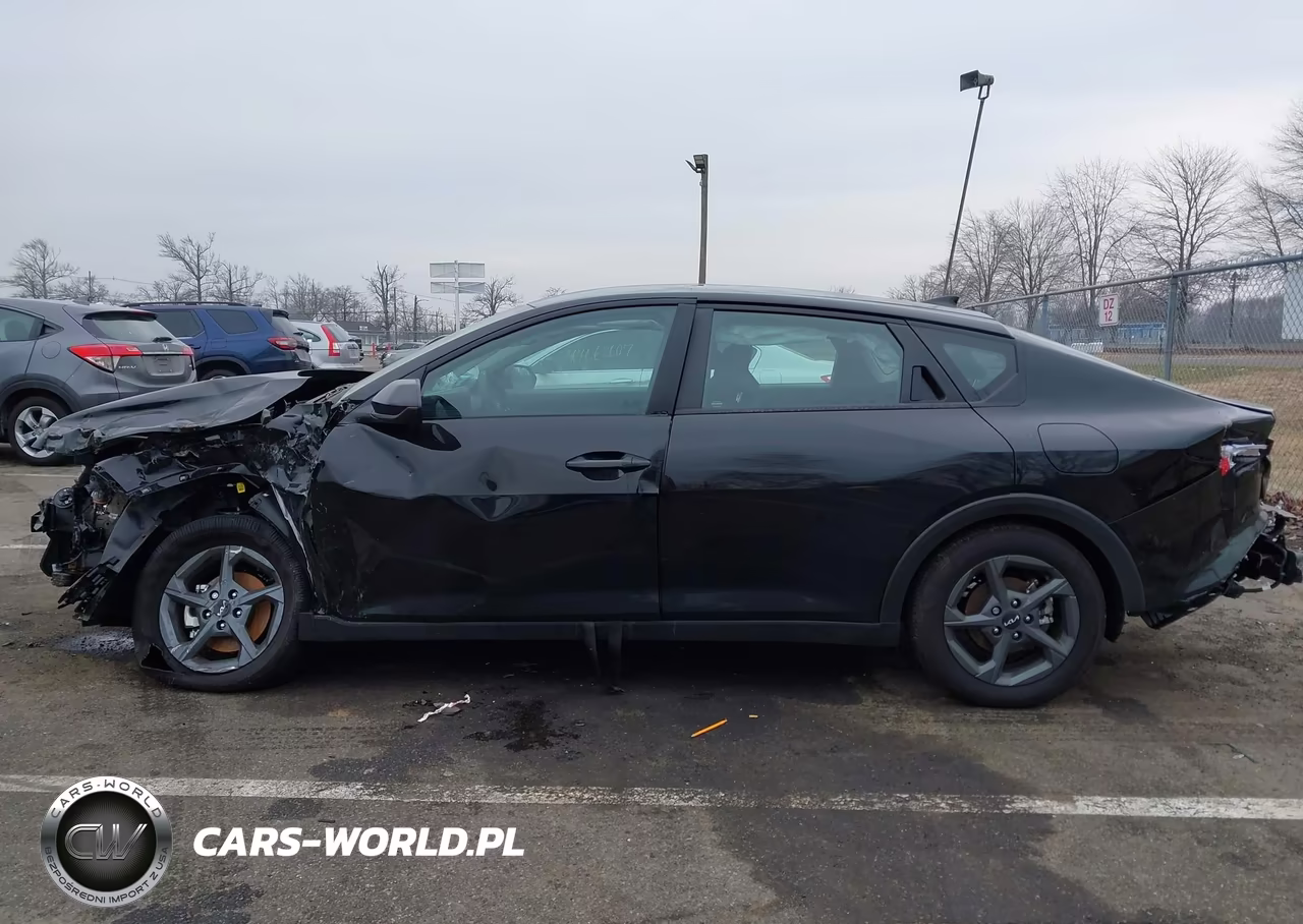 2025 Kia K4 Lxs VIN:3KPFT4DE5SE196011 - 14