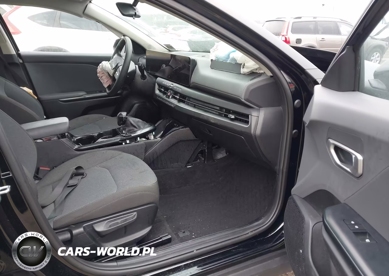 2025 Kia K4 Lxs VIN:3KPFT4DE5SE196011 - 5