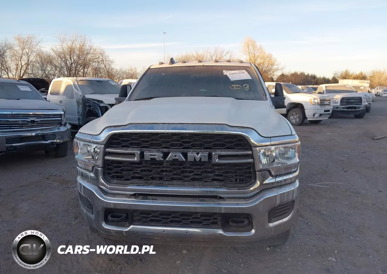2023 Ram 2500 Tradesman VIN:3C6UR5CL2PG592623 - 12