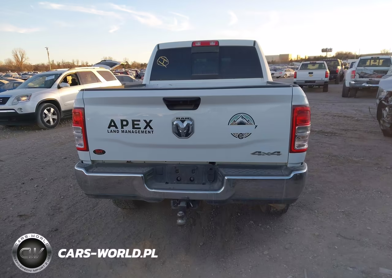 2023 Ram 2500 Tradesman VIN:3C6UR5CL2PG592623 - 16