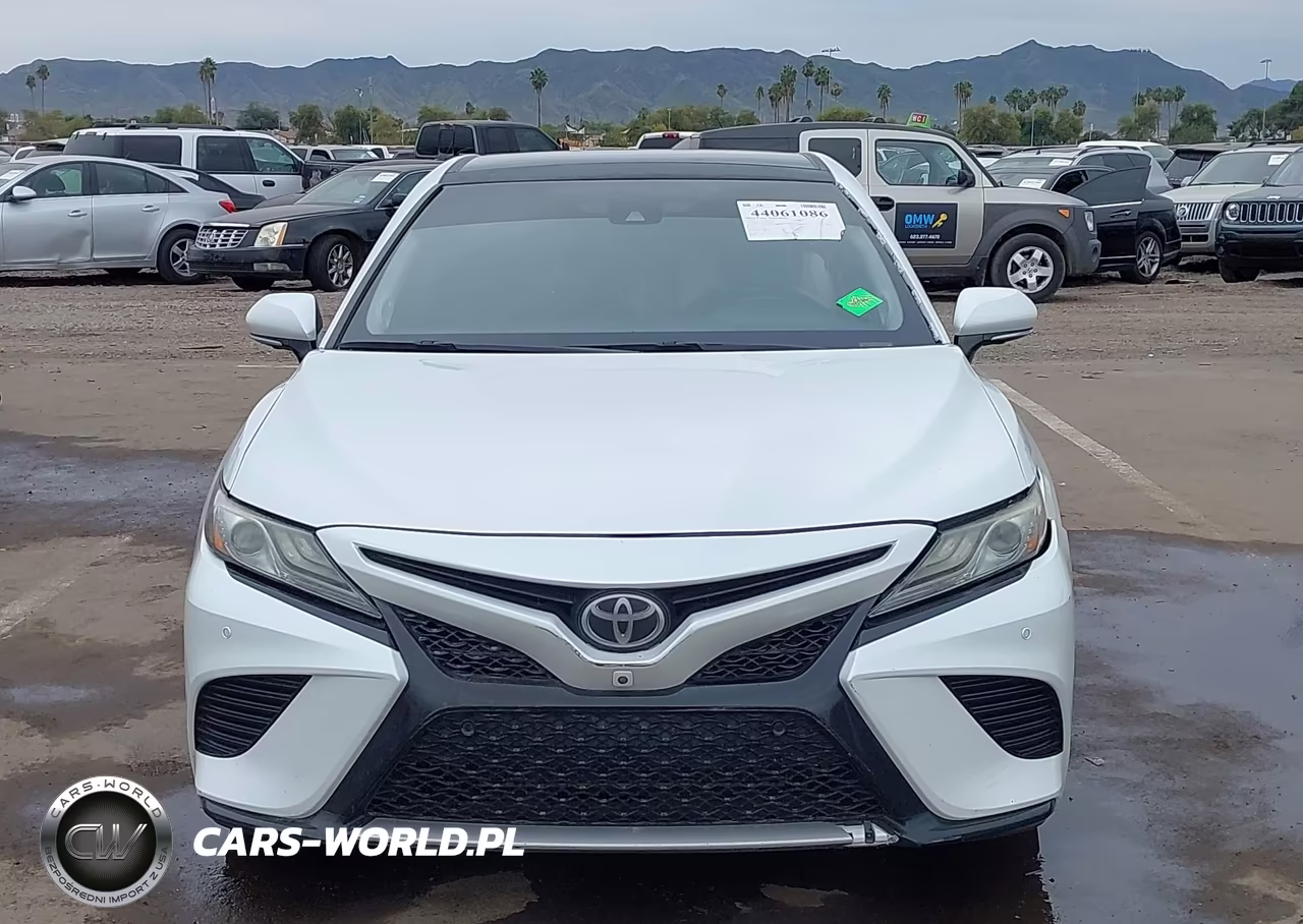 2018 Toyota Camry Xse VIN:4T1B61HK5JU046108 - 12