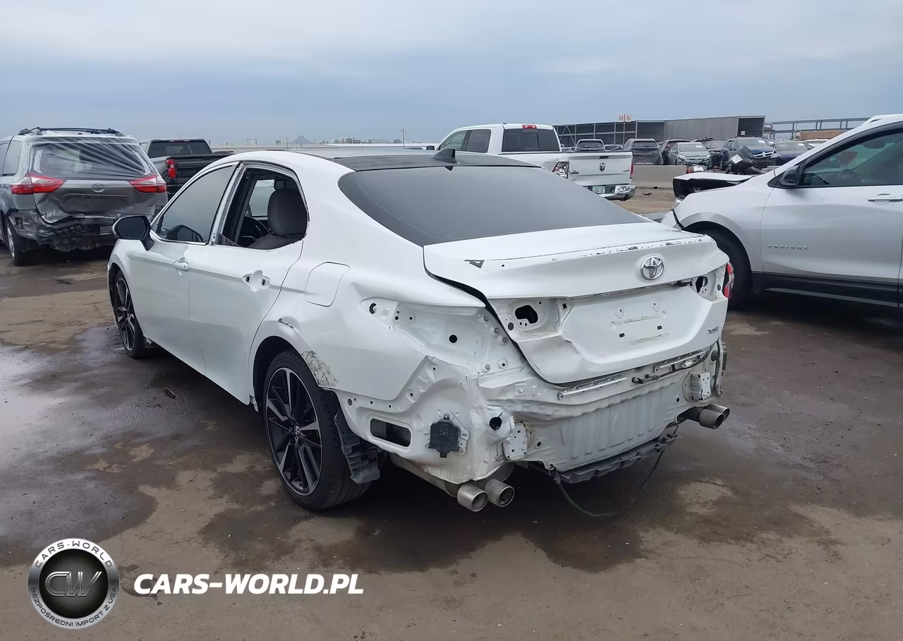 2018 Toyota Camry Xse VIN:4T1B61HK5JU046108 - 17