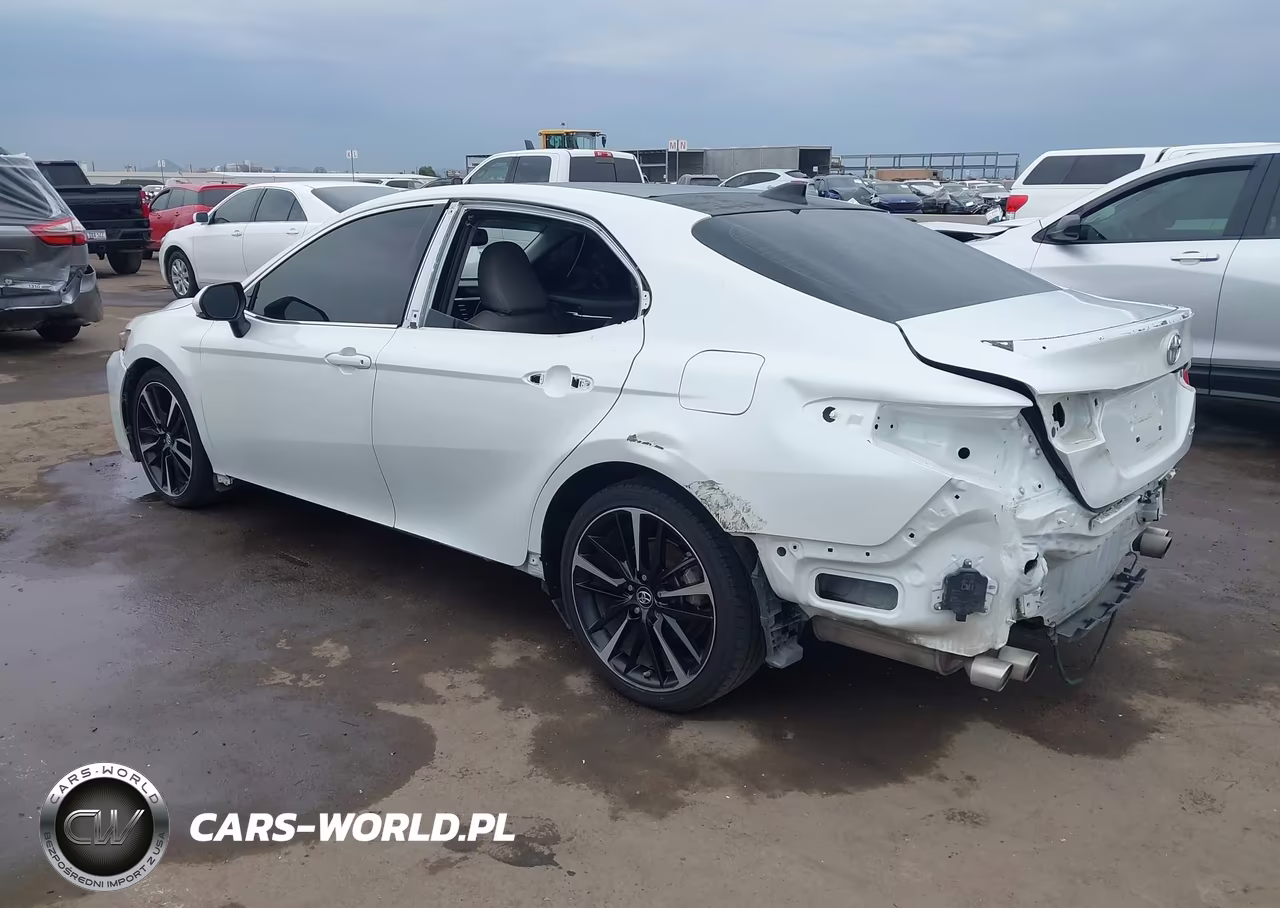 2018 Toyota Camry Xse VIN:4T1B61HK5JU046108 - 3