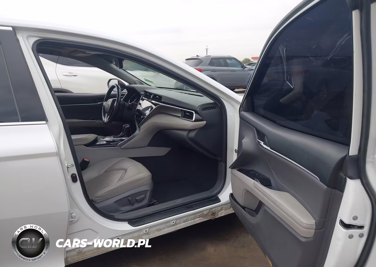 2018 Toyota Camry Xse VIN:4T1B61HK5JU046108 - 5