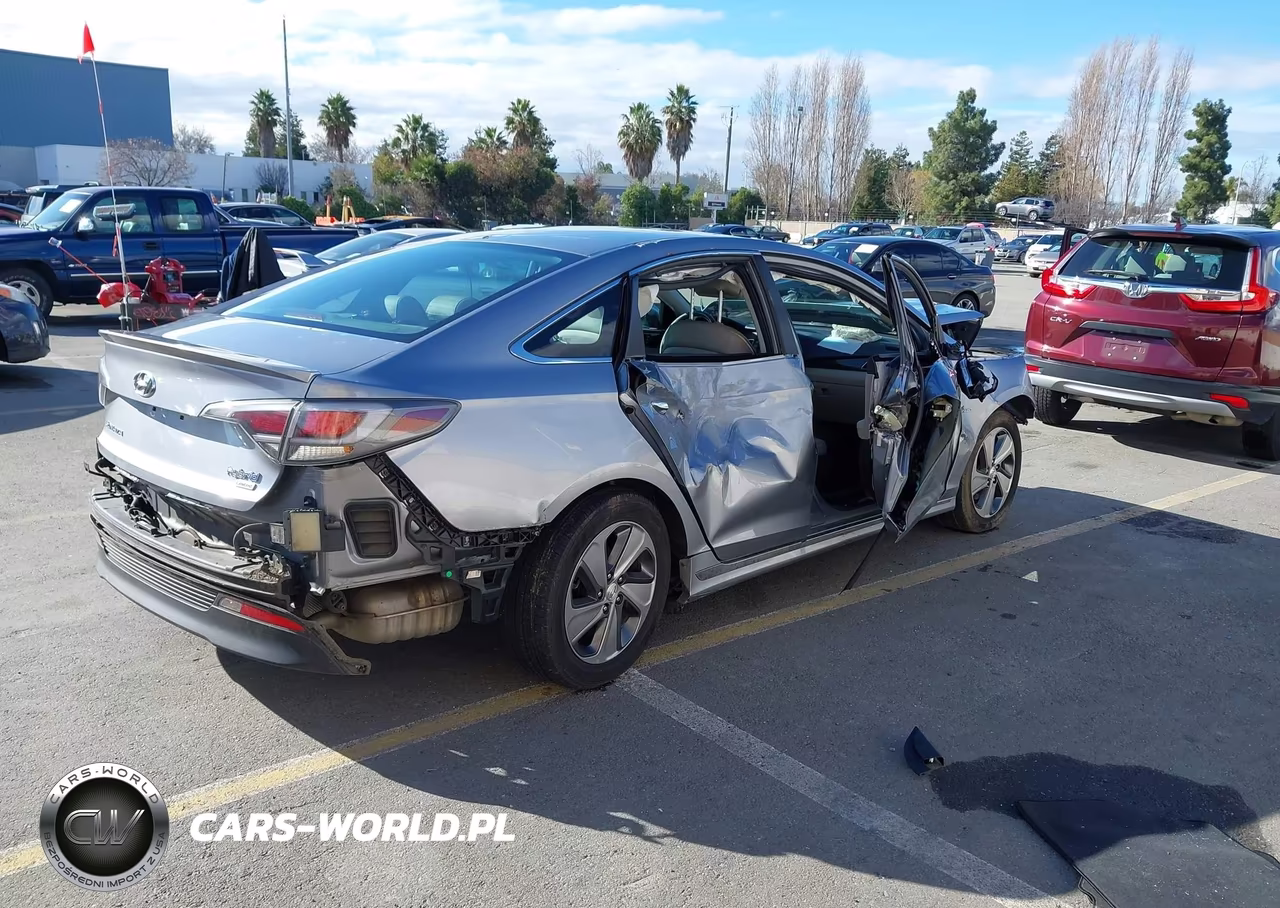 2016 Hyundai Sonata Hybrid Limited VIN:KMHE34L17GA031402 - 4