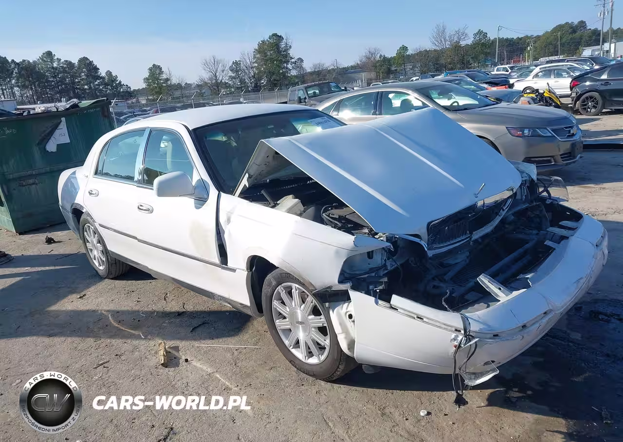 2011 Lincoln Town Car Signature Limited