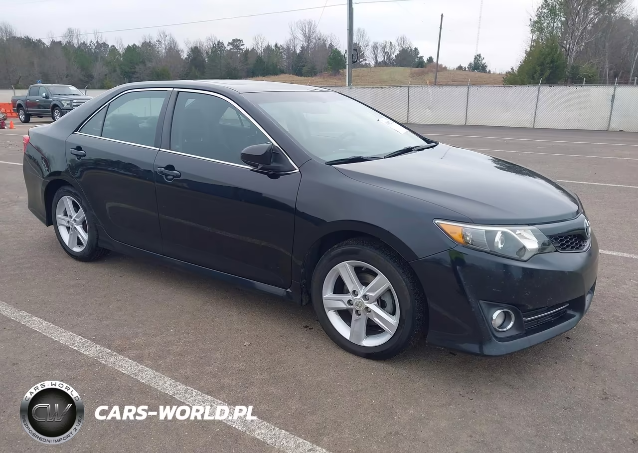 2012 Toyota Camry Se – zdjęcie 1 z 17