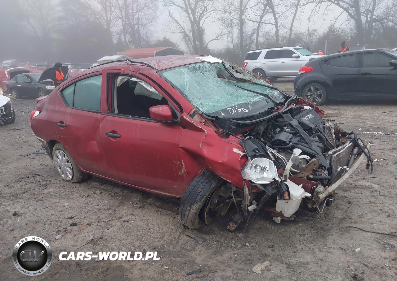 2017 Nissan Versa 1.6 S+