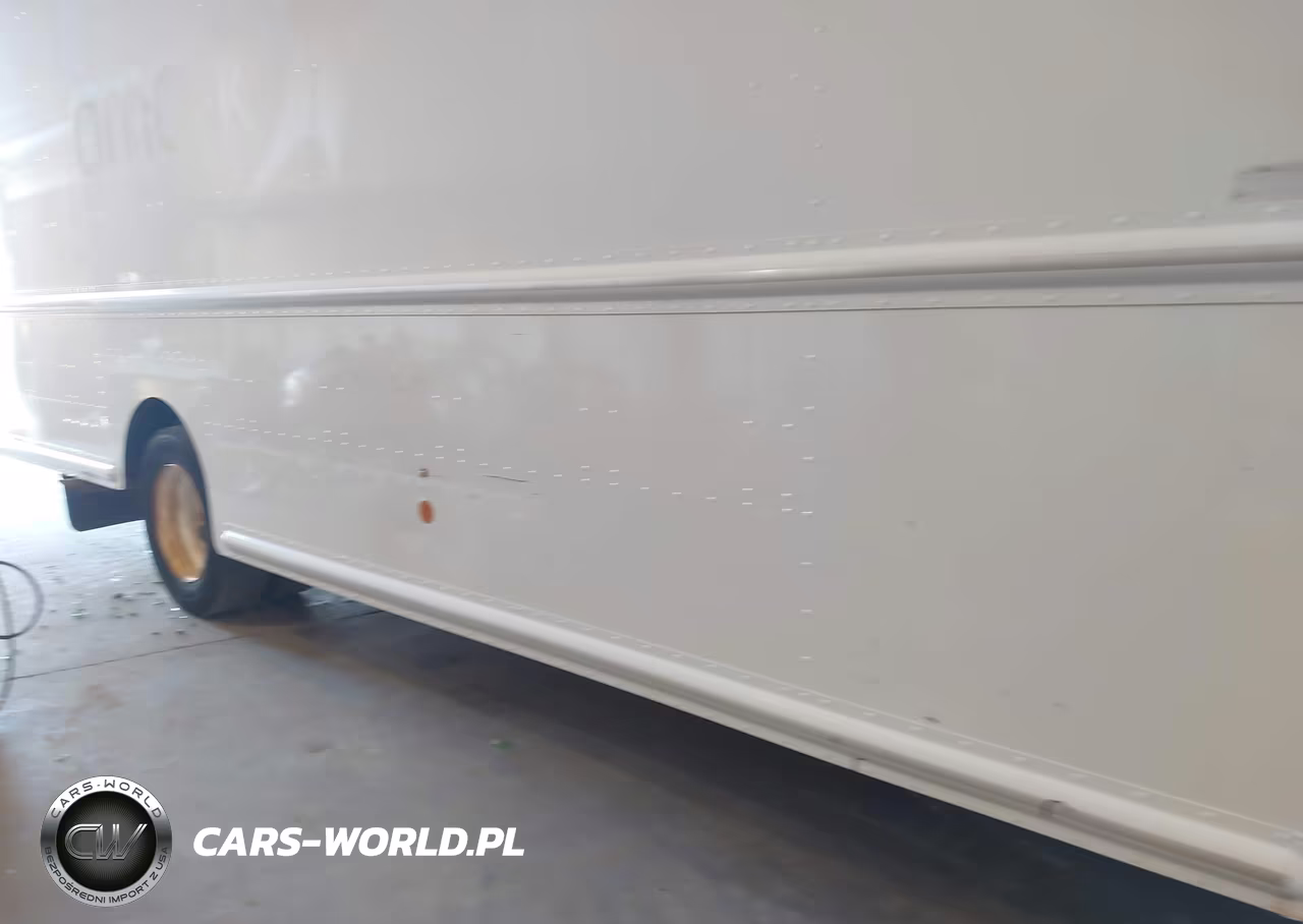 2012 Freightliner Chassis M Line Walk-In Van VIN:4UZAC3DV7CCBT7215 - 11