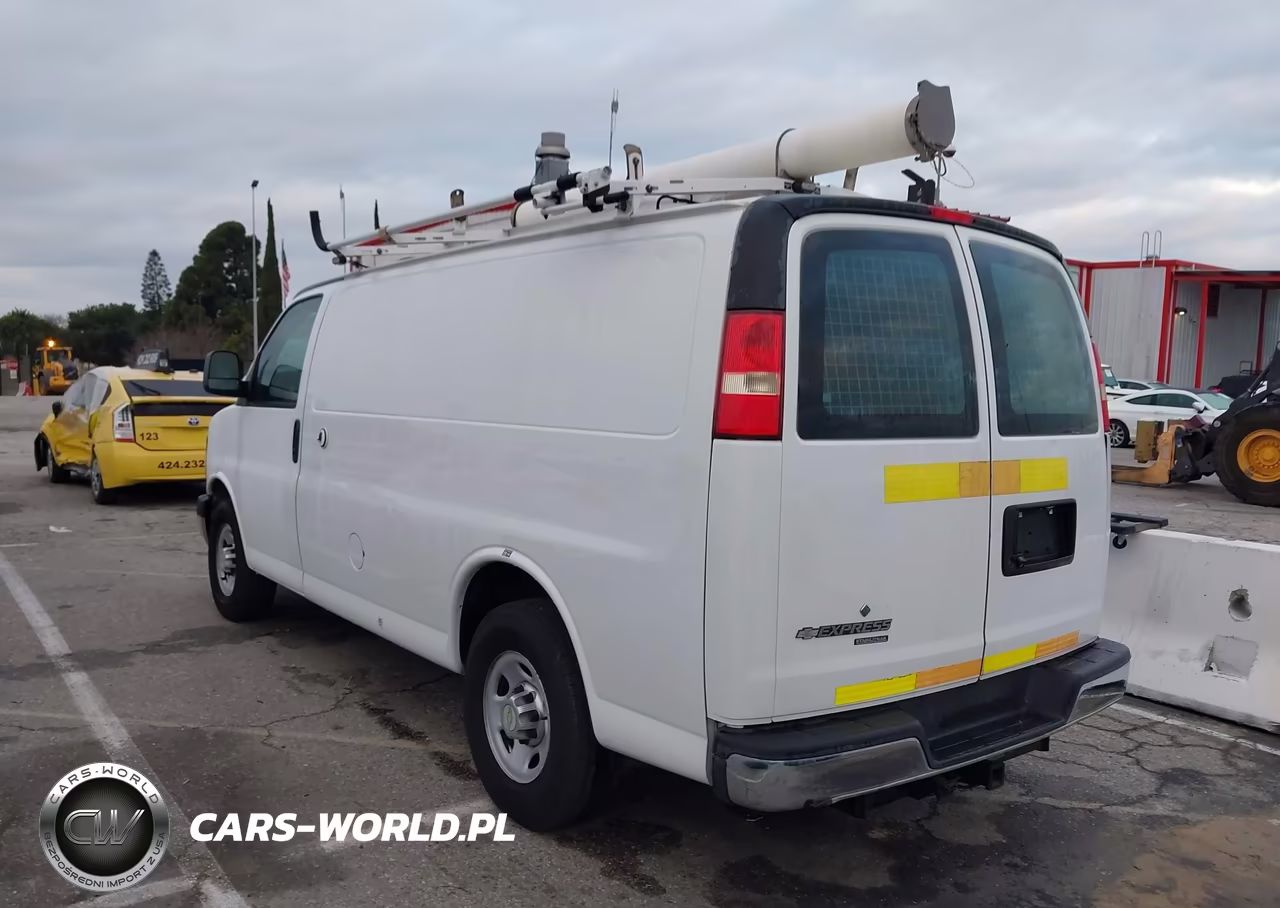 2014 Chevrolet Express 2500 Work Van VIN:1GCWGFCB2E1136654 - 3