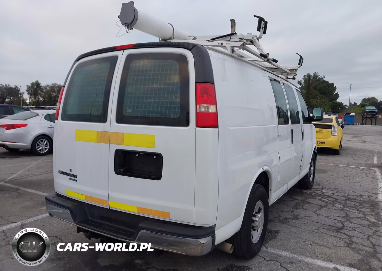 2014 Chevrolet Express 2500 Work Van VIN:1GCWGFCB2E1136654 - 4