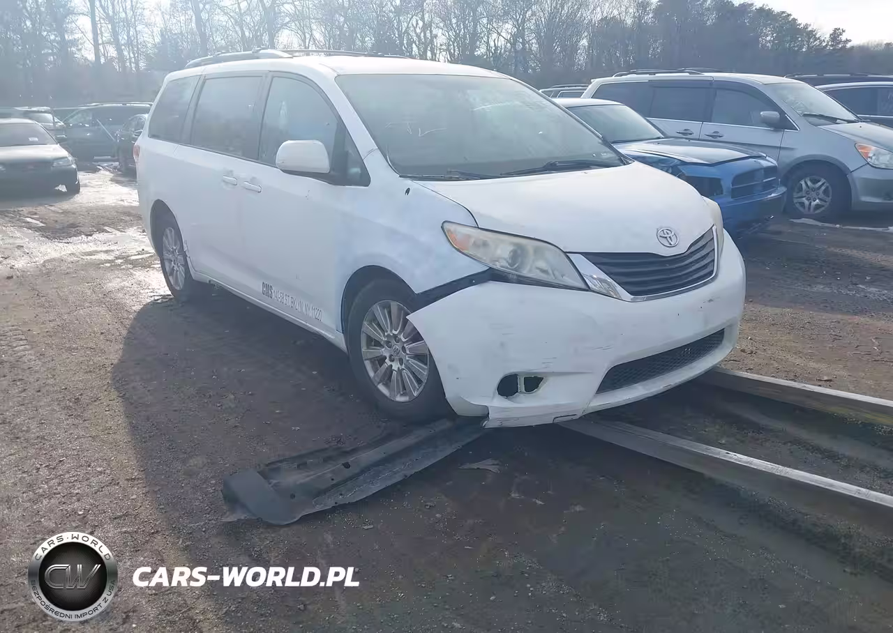 2011 Toyota Sienna Le