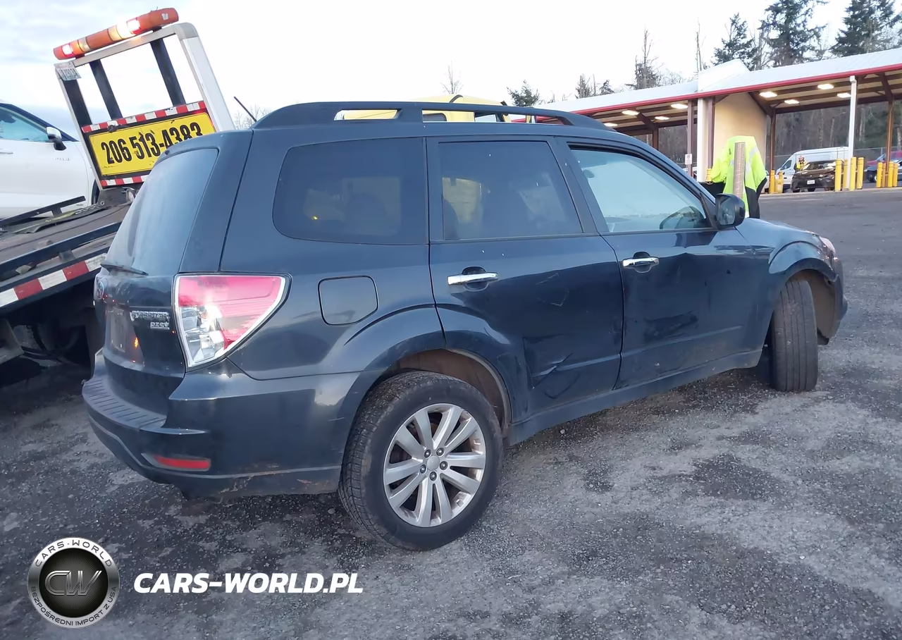 2013 Subaru Forester 2.5X Premium VIN:JF2SHADC3DH440928 - 4