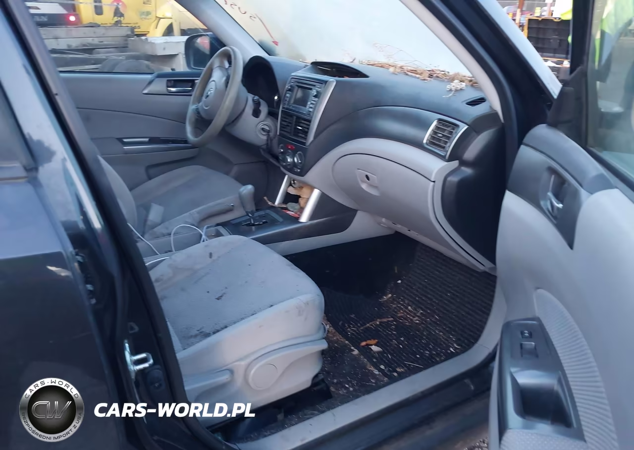 2013 Subaru Forester 2.5X Premium VIN:JF2SHADC3DH440928 - 5