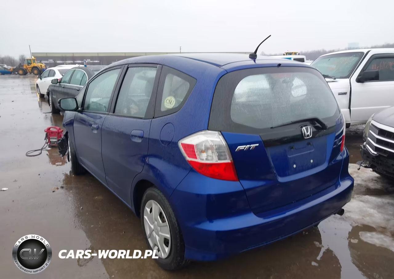 2013 Honda Fit VIN:JHMGE8H34DC000048 - 3