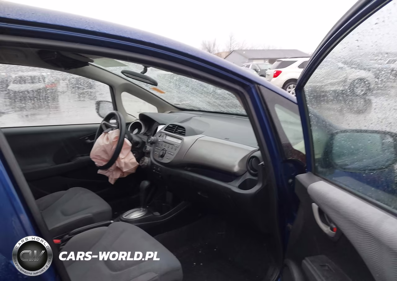 2013 Honda Fit VIN:JHMGE8H34DC000048 - 5