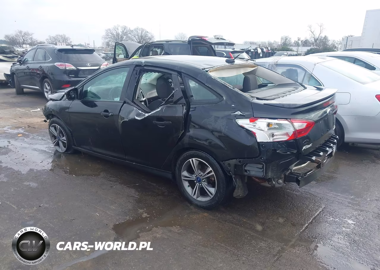 2014 Ford Focus Se VIN:1FADP3F27EL447900 - 3