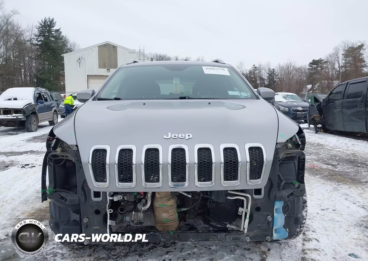 2017 Jeep Cherokee Latitude 4X4 VIN:1C4PJMCS1HD213804 - 12