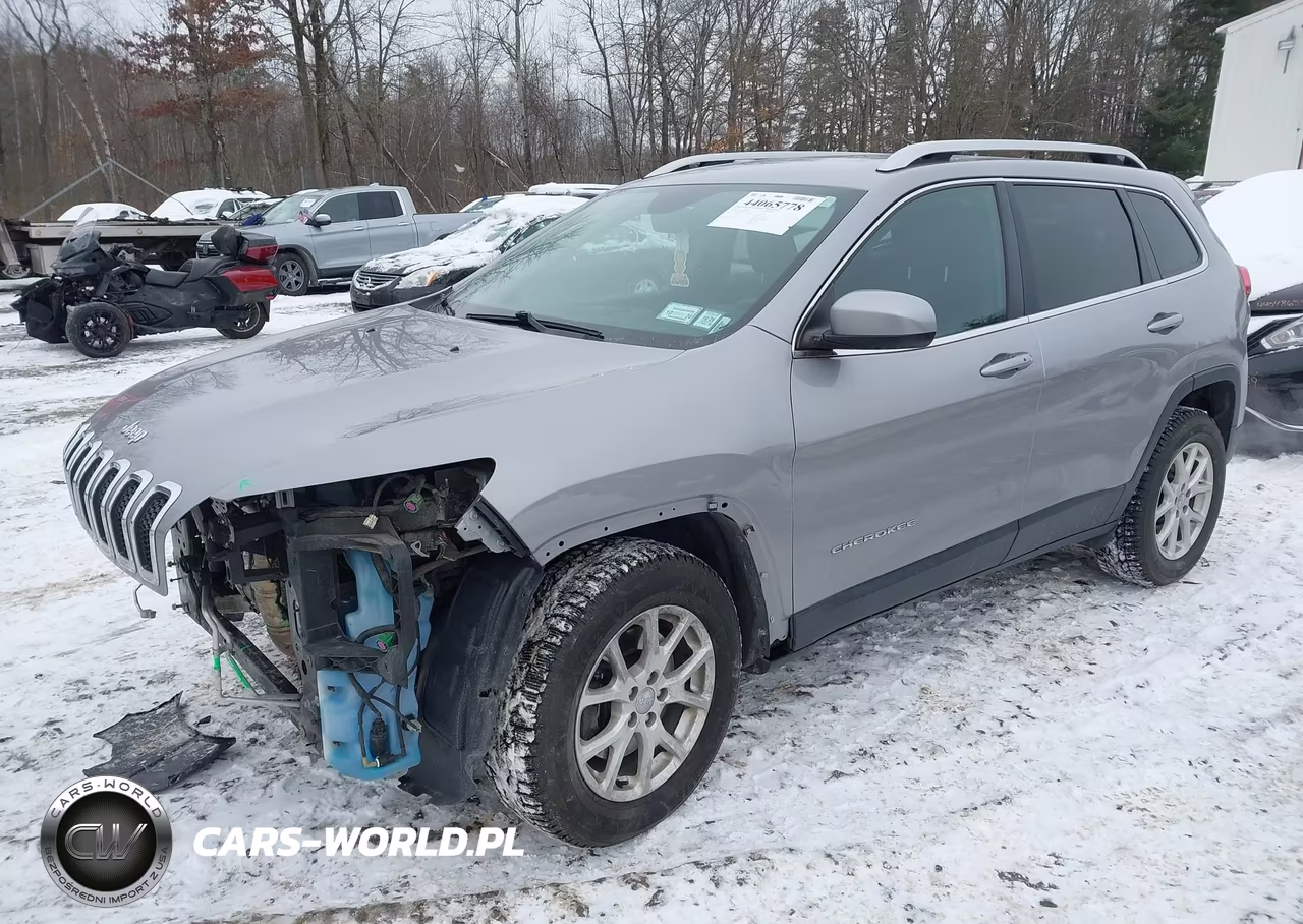 2017 Jeep Cherokee Latitude 4X4 VIN:1C4PJMCS1HD213804 - 2