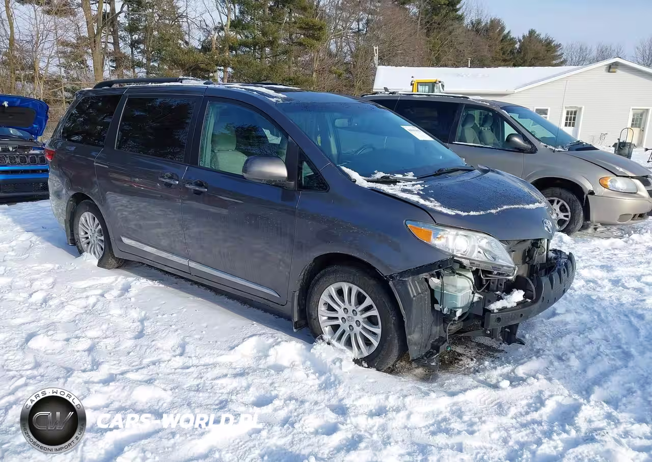2016 Toyota Sienna Xle 8 Passenger