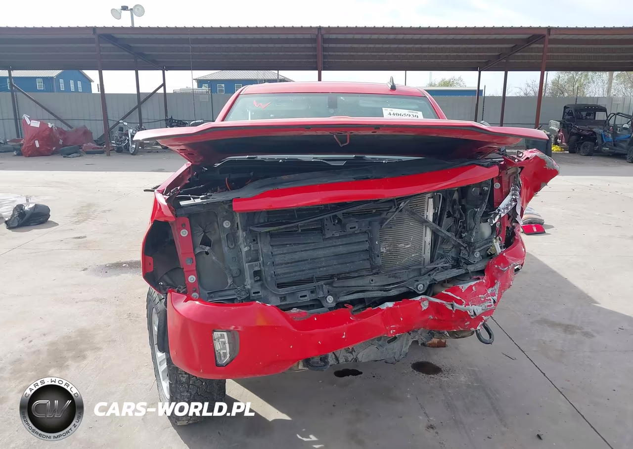 2018 Chevrolet Silverado 1500 2Lt VIN:3GCUKREC9JG634830 - 13