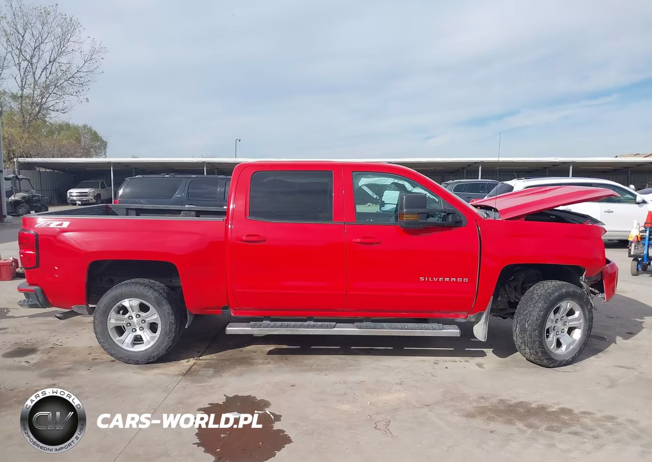 2018 Chevrolet Silverado 1500 2Lt VIN:3GCUKREC9JG634830 - 14