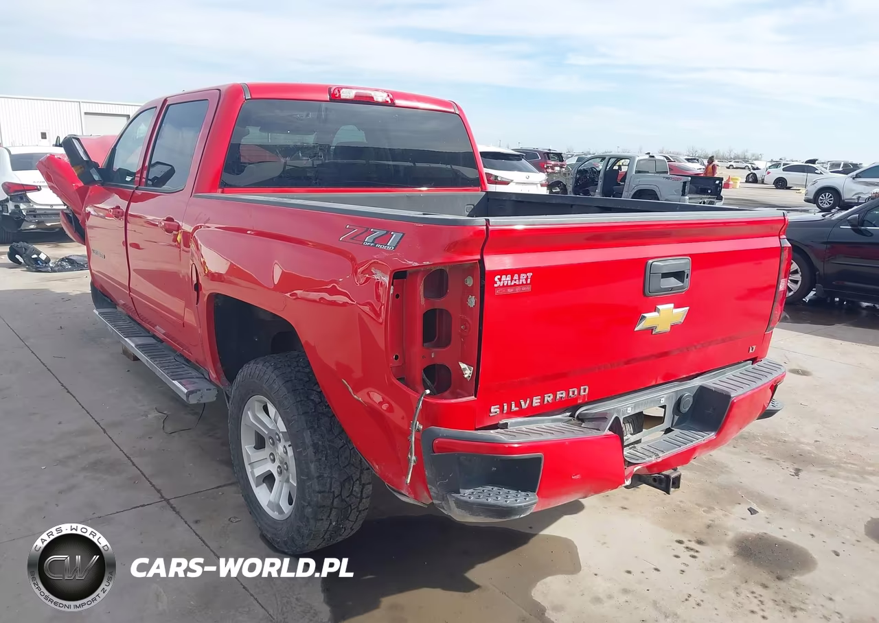 2018 Chevrolet Silverado 1500 2Lt VIN:3GCUKREC9JG634830 - 3