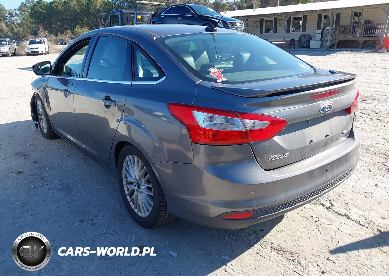 2014 Ford Focus Titanium VIN:1FADP3J25EL395772 - 3