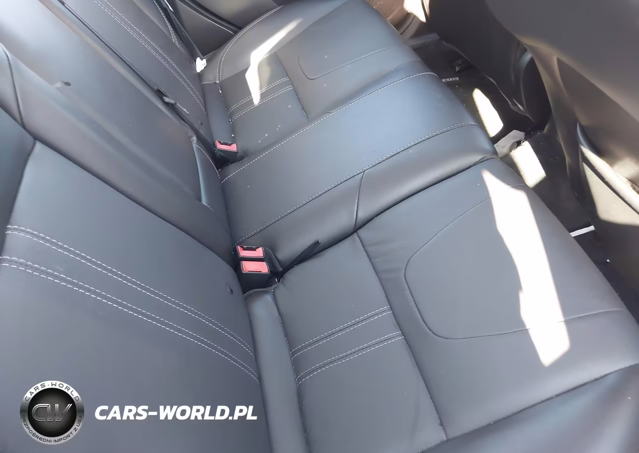 2014 Ford Focus Titanium VIN:1FADP3J25EL395772 - 8