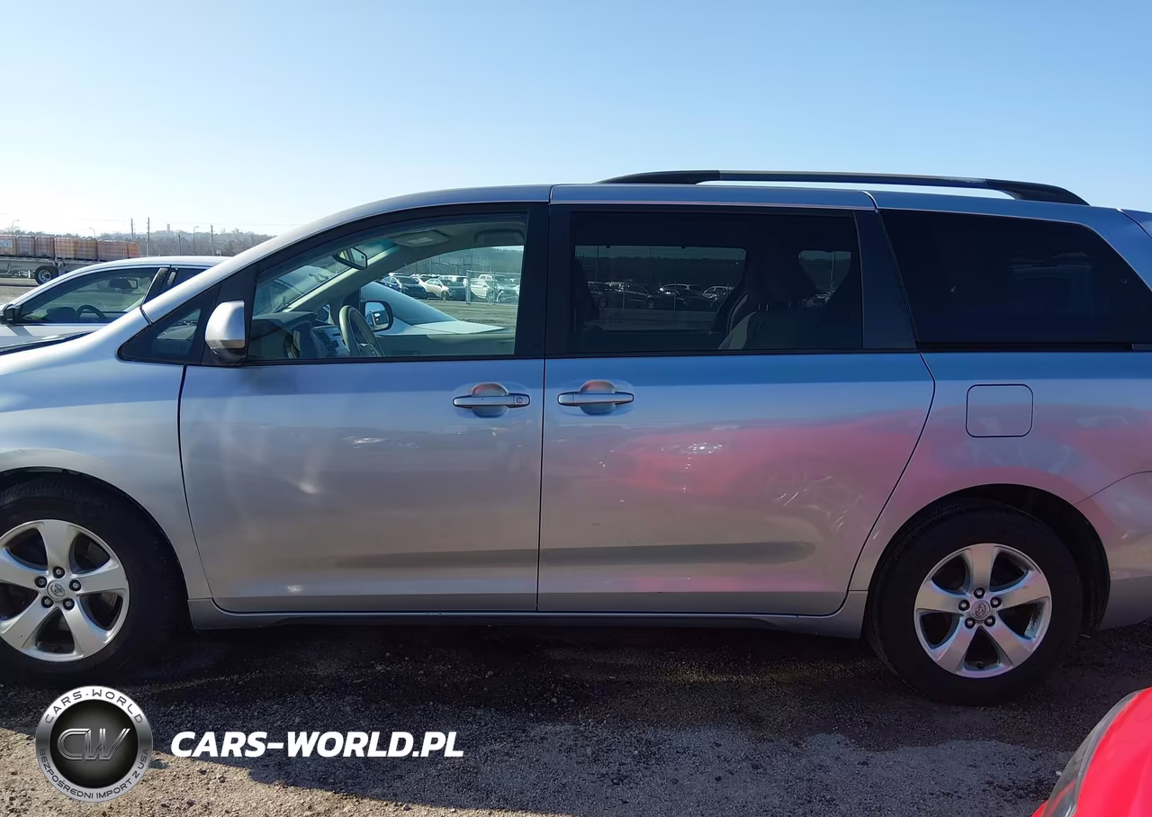2014 Toyota Sienna Le V6 8 Passenger VIN:5TDKK3DC1ES447160 - 14