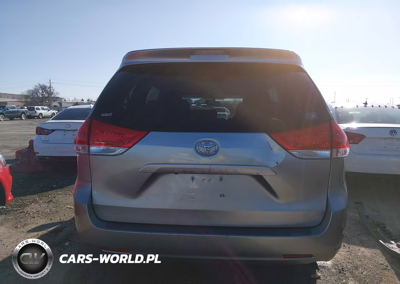 2014 Toyota Sienna Le V6 8 Passenger VIN:5TDKK3DC1ES447160 - 16