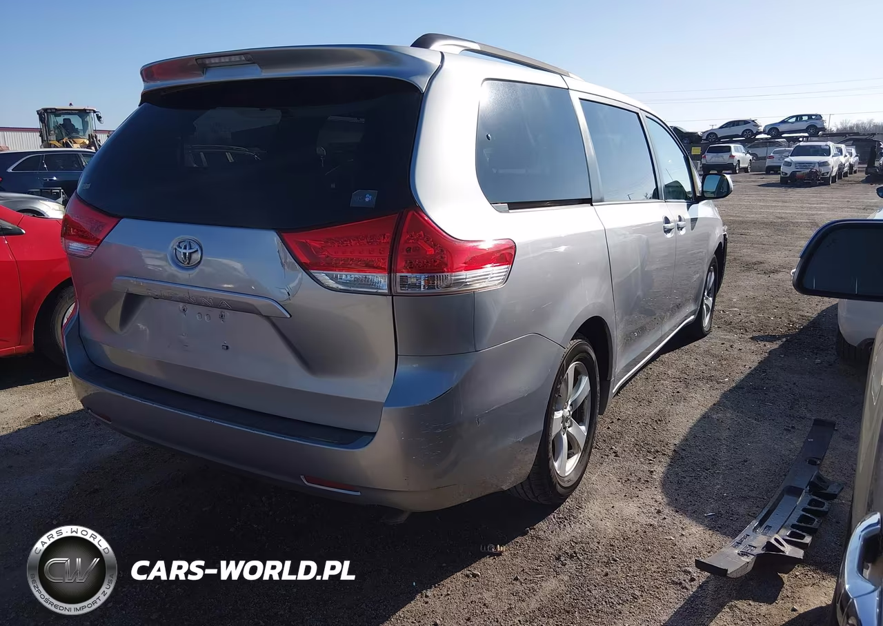 2014 Toyota Sienna Le V6 8 Passenger VIN:5TDKK3DC1ES447160 - 4
