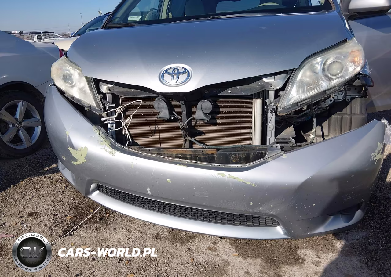 2014 Toyota Sienna Le V6 8 Passenger VIN:5TDKK3DC1ES447160 - 6