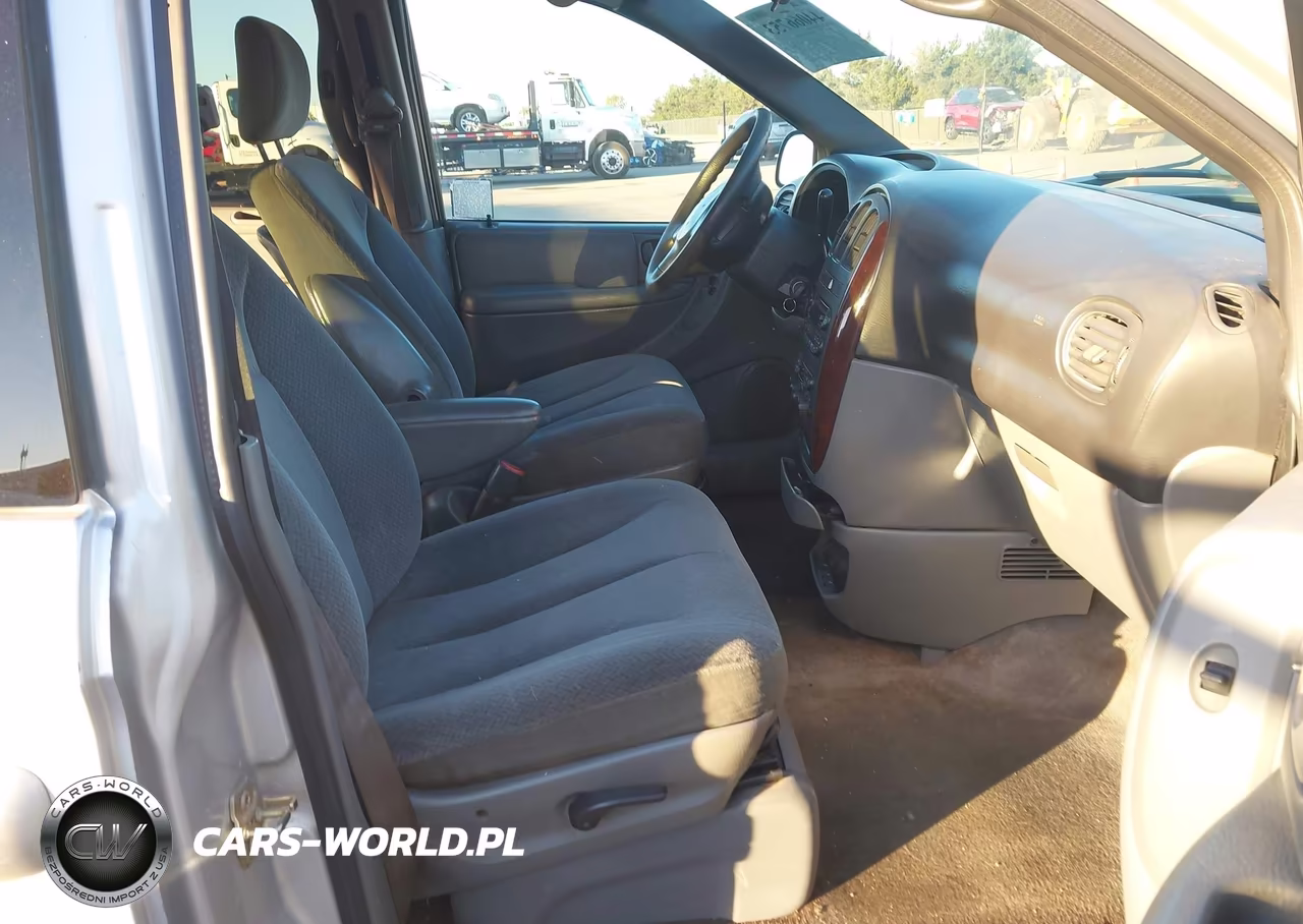 2004 Chrysler Town & Country Lx VIN:2C4GP44R34R505889 - 5