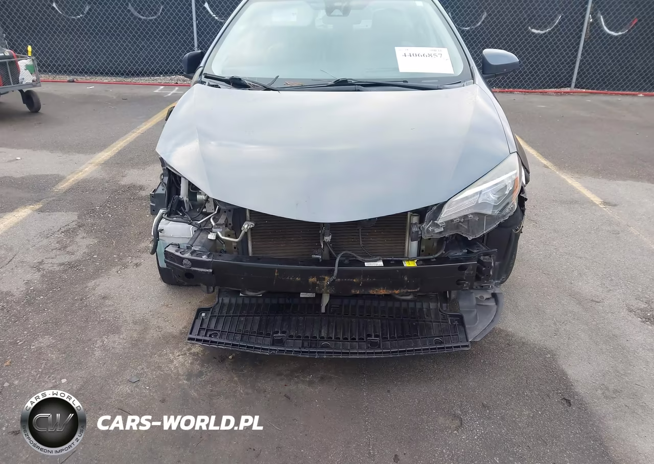 2017 Toyota Corolla Le VIN:5YFBURHE6HP646856 - 13