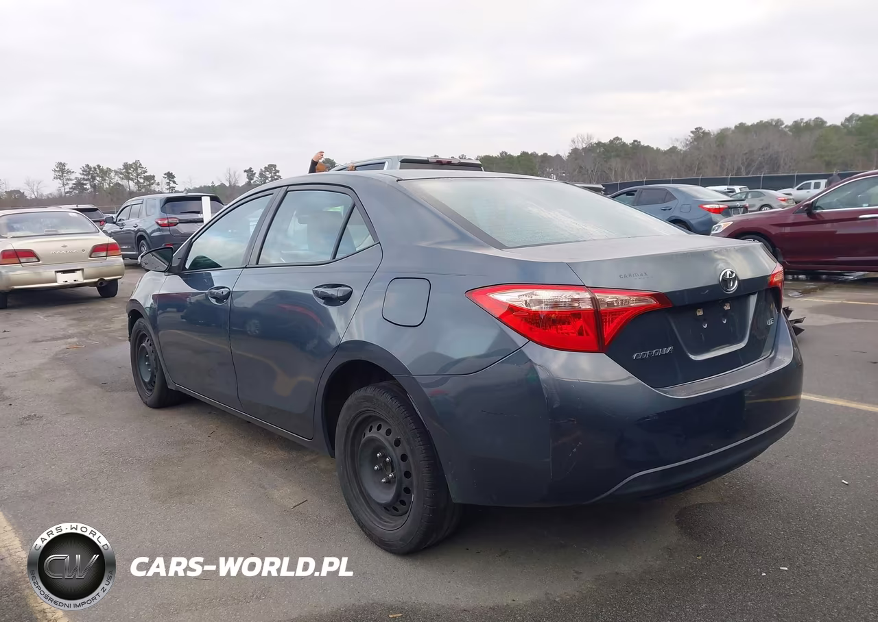 2017 Toyota Corolla Le VIN:5YFBURHE6HP646856 - 3