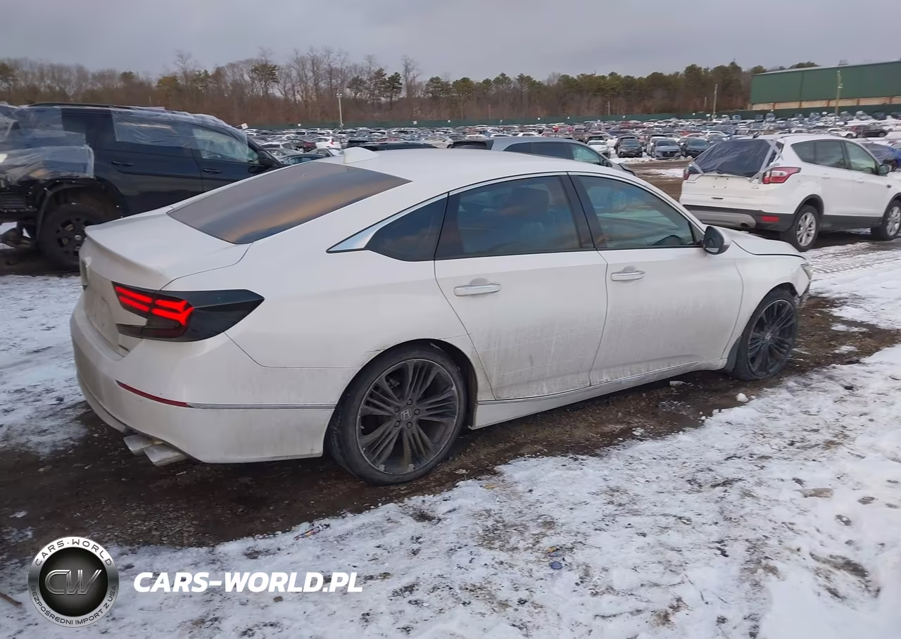 2018 Honda Accord Touring VIN:1HGCV1F99JA164984 - 4