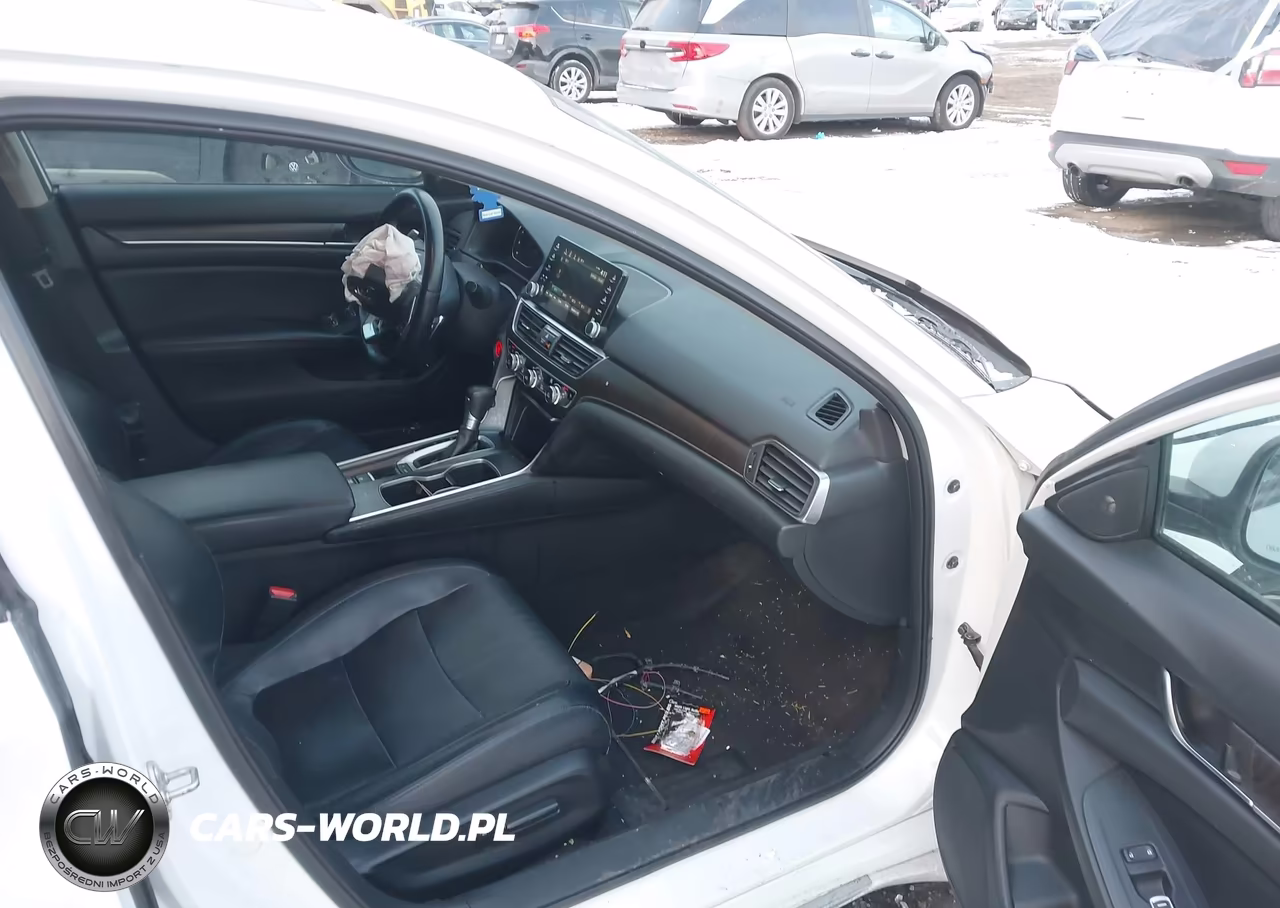 2018 Honda Accord Touring VIN:1HGCV1F99JA164984 - 5