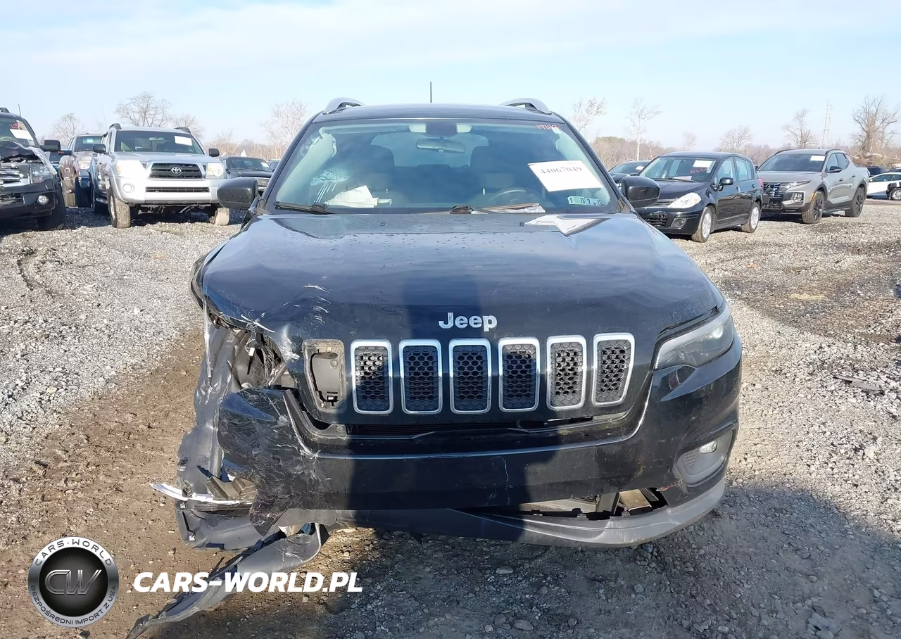 2019 Jeep Cherokee Latitude 4X4 VIN:1C4PJMCB9KD334927 - 13
