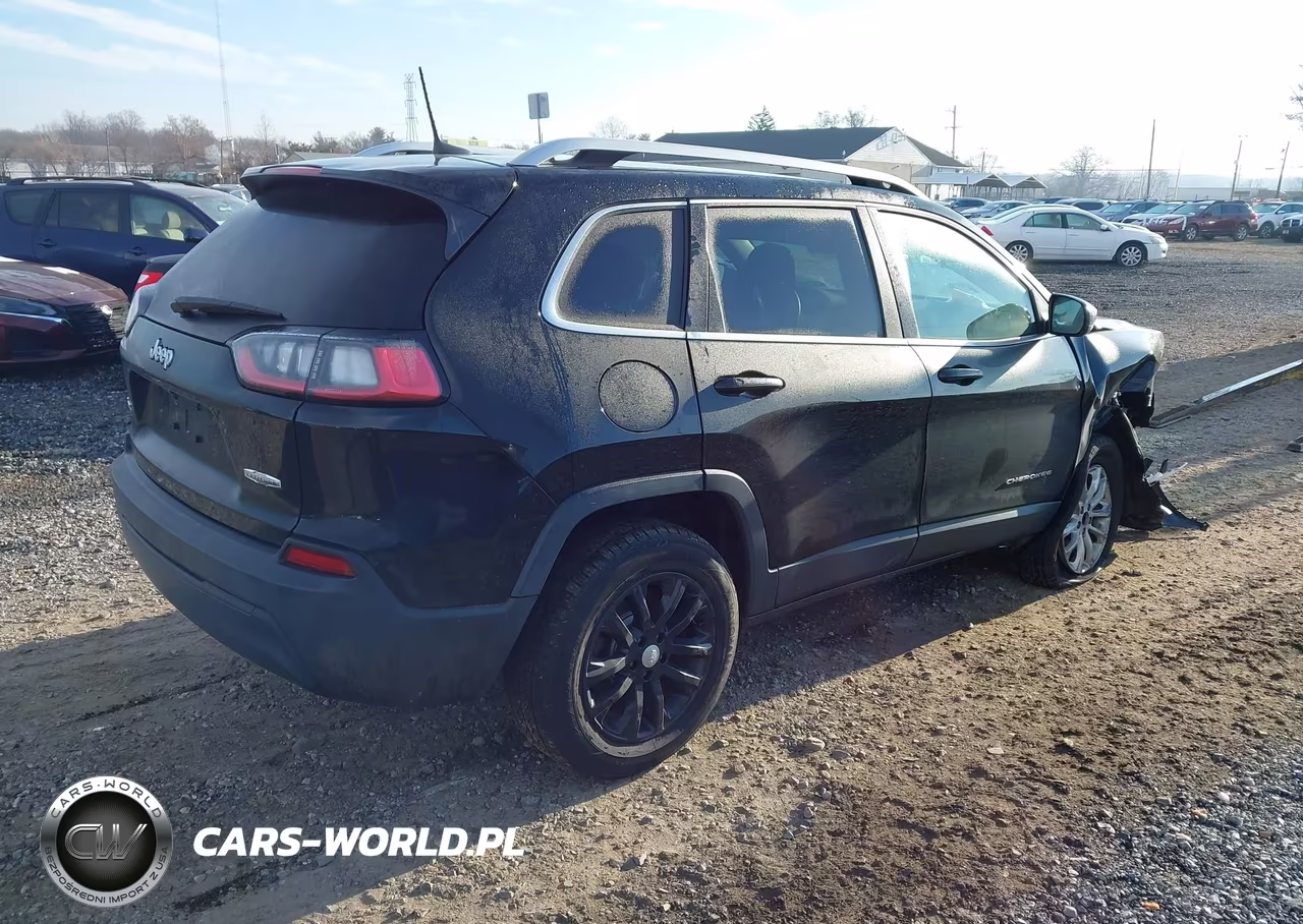 2019 Jeep Cherokee Latitude 4X4 VIN:1C4PJMCB9KD334927 - 4