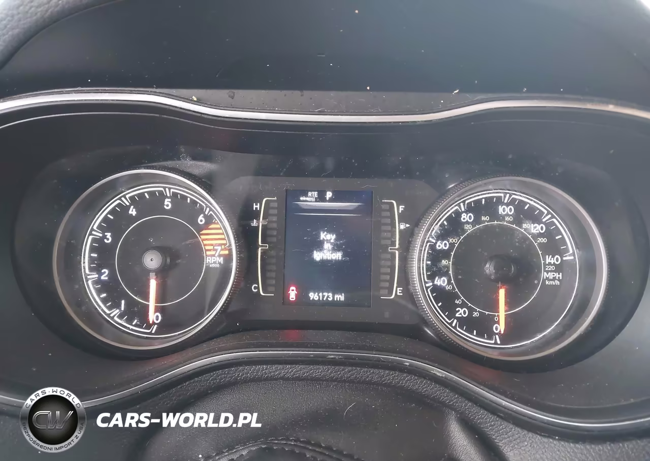 2019 Jeep Cherokee Latitude 4X4 VIN:1C4PJMCB9KD334927 - 7