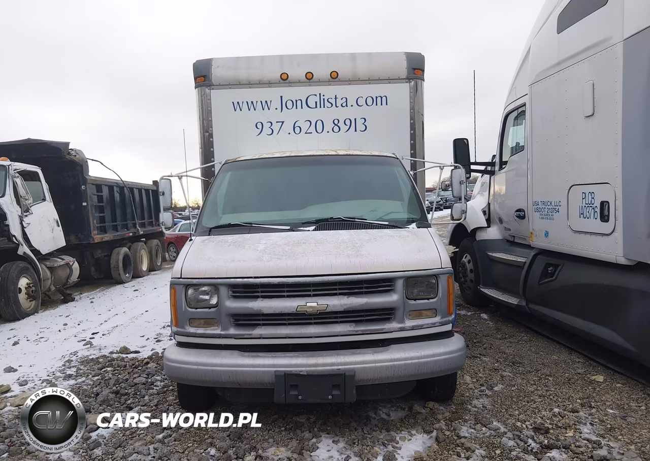 2000 Chevrolet Express Comm Cutaway VIN:1GBJG31R1Y1146707 - 12
